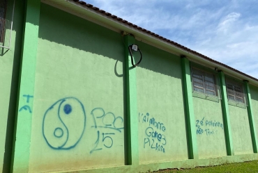 Crime: Prédio do Fundo Social é pichado por vândalos