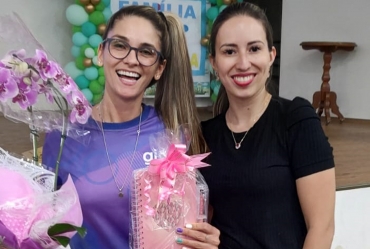 Youtuber famosa palestra para alunos de Fartura