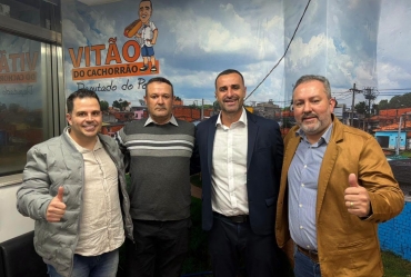 Deputado Vitão do Cachorrão confirma nova ambulância para Coronel Macedo durante reunião na Alesp