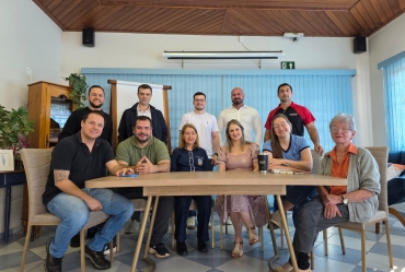 Reunião com empresários discute ações para  fortalecer o comércio de Fartura na reta final de 2025