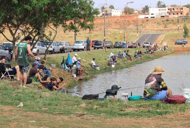 Dia dos Pais será comemorado com evento de pesca no lago Bertha Bannwart em Avaré
