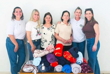 Fundo Social de Solidariedade de Taguaí realiza doação de cobertores ao Grupo de Apoio aos Portadores de Câncer