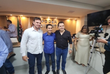 Emenda do deputado federal Marcos Pereira garante escavadeira hidráulica para Coronel Macedo