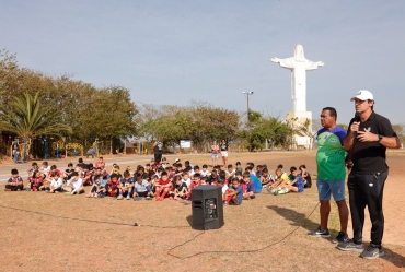 Ex-jogador Essinho comanda avaliação técnica do Santos no Campo Municipal de Avaré