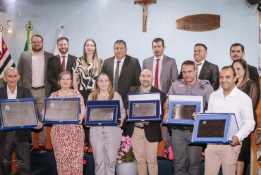 Câmara de Taguaí homenageia seis pessoas com  o título de Cidadão Taguaiense em sessão solene
