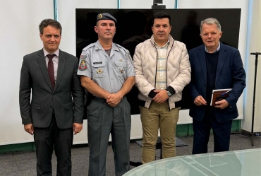 Prefeito apresenta demandas de segurança em reunião na Secretaria de Segurança Pública de SP