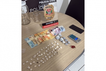 Mulher de 22 anos é presa em flagrante em operação contra o tráfico em Piraju