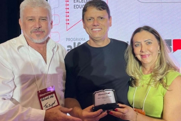 Escolas de Tejupá recebem Prêmio de Excelência Educacional
