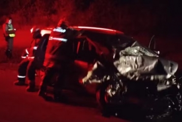Mulher morre em batida frontal entre dois carros em Paranapanema