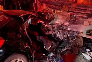 Suspeitos de esfaquear motorista de app morrem ao bater carro de frente com caminhão durante fuga em Tatuí