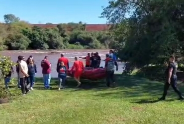 Corpo de Bombeiros e policiais civis fazem buscas por mulher que desapareceu na região do Rio Pardo em Ourinhos