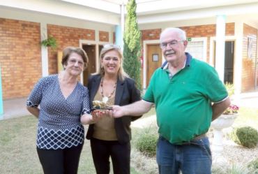 Cefar recebe o prêmio Leão de Ouro do Sistema Anglo de Ensino