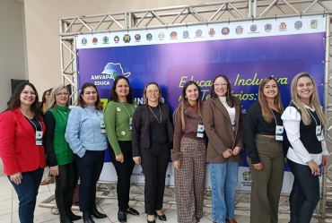 Equipes gestoras da Educação Municipal de Sarutaiá participam de seminário Amvapa Educa