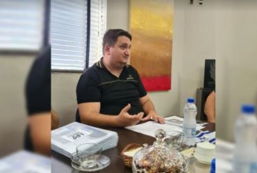 Justiça condena Facebook pagar indenização e reativar conta de empresário