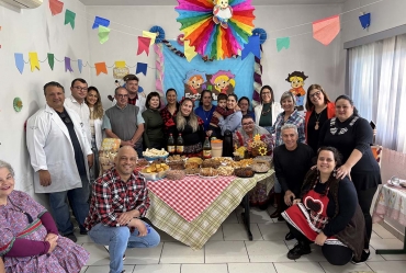 Festa Julina da ESF Vila Nossa Senhora  de Fátima em Fartura  anima a comunidade 