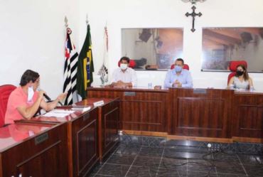 Candidatos assinam termo de responsabilidade com Turismo em Fartura