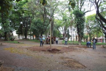 Quiosque da Praça Tenente Casemiro é demolido em Fartura 