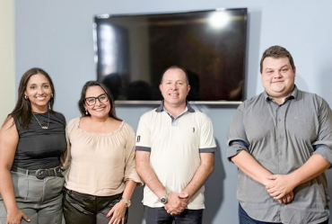 Secretaria de Indústria e Comércio firma parceria com Sicredi e Acia para levar educação financeira às empresas de Avaré