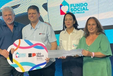 Primeira-dama de Tejupá conquista veículo para o Fundo Social