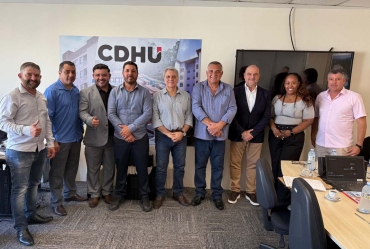 Prefeito e vereadores de Sarutaiá participam de reunião na CDHU