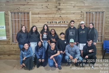 Alunos de escola estadual participam de sessão ambiental na Sala Verde Sabiá em Avaré