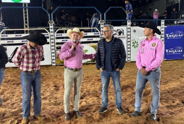 Primeiro dia da ExpoTaguaí 2025 emociona com montarias e show de Bruno & Marrone