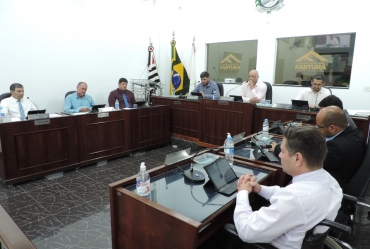 Câmara de Fartura aprova abertura de processo de cassação do vereador Luiz Timburi e instaura CPI para investigar o prefeito Marcão do Haras